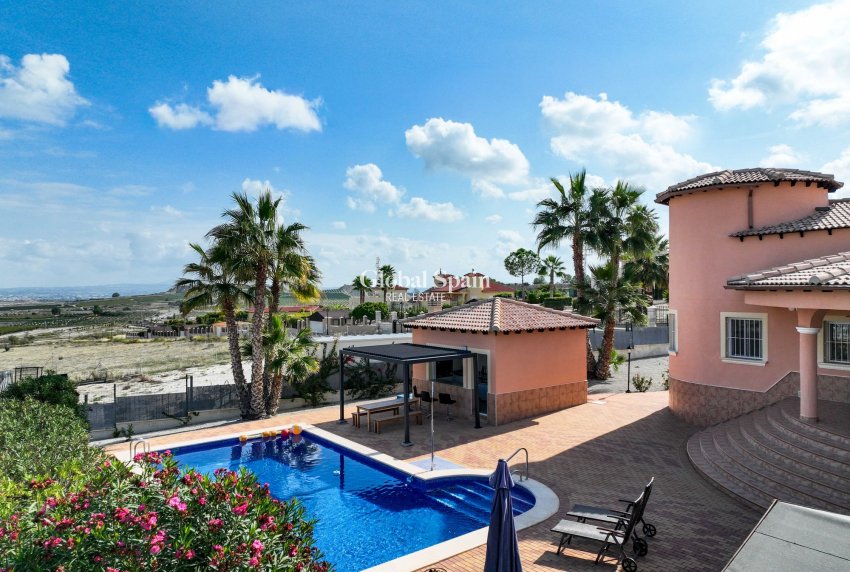 Wiederverkauf - Villa -
Campos Del Rio