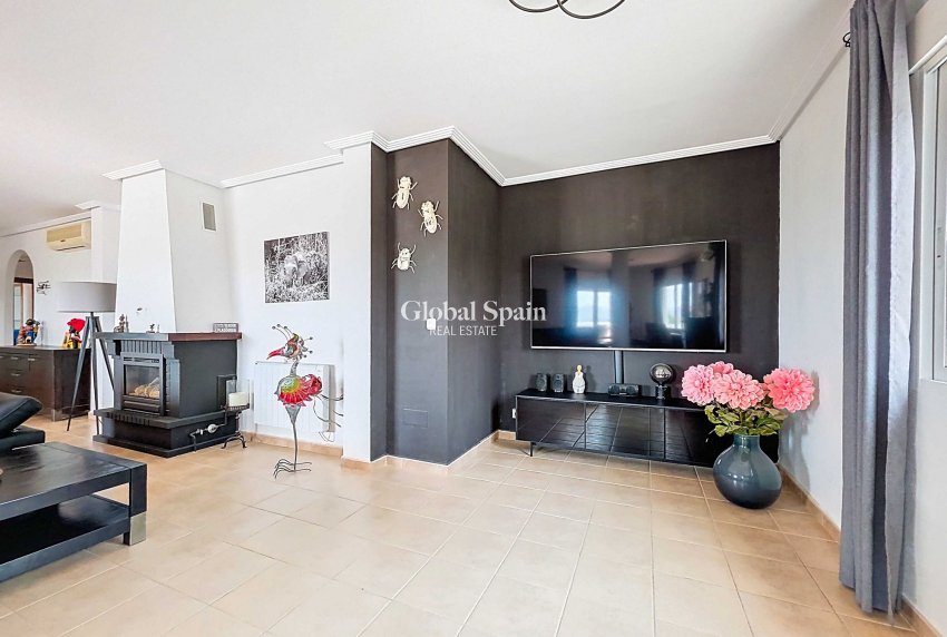 Wiederverkauf - Villa -
Campos Del Rio