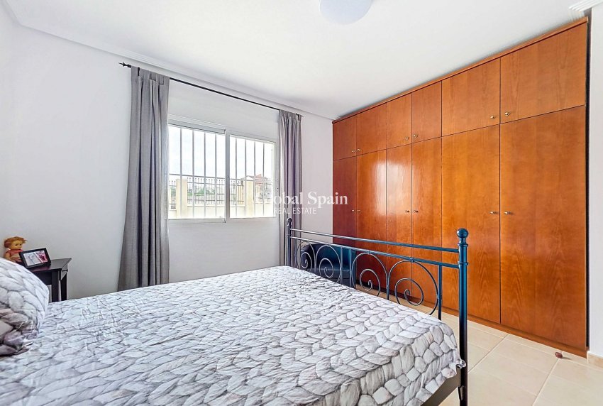 Wiederverkauf - Villa -
Campos Del Rio