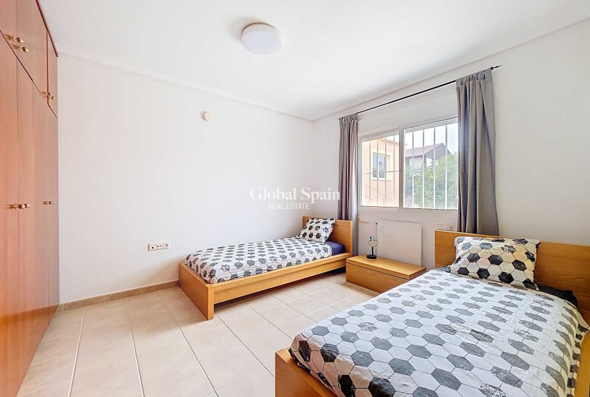 Wiederverkauf - Villa -
Campos Del Rio