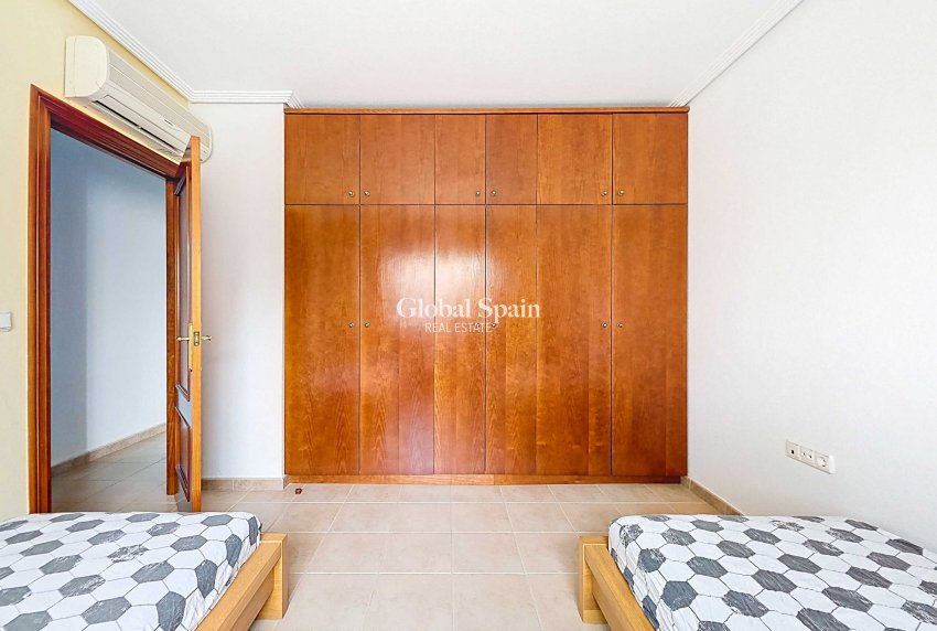 Wiederverkauf - Villa -
Campos Del Rio