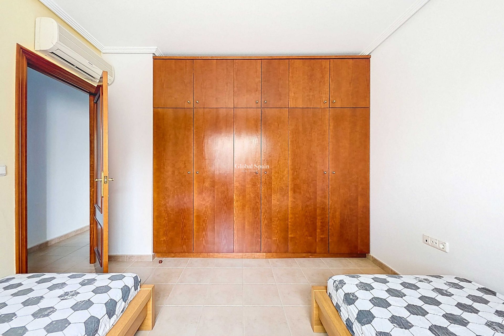 Wiederverkauf - Villa -
Campos Del Rio