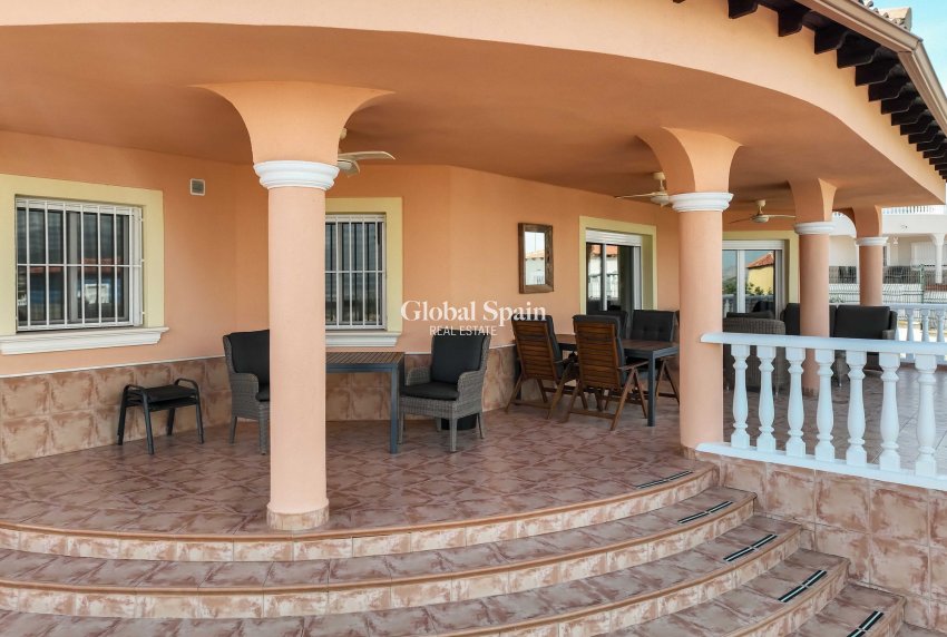 Wiederverkauf - Villa -
Campos Del Rio