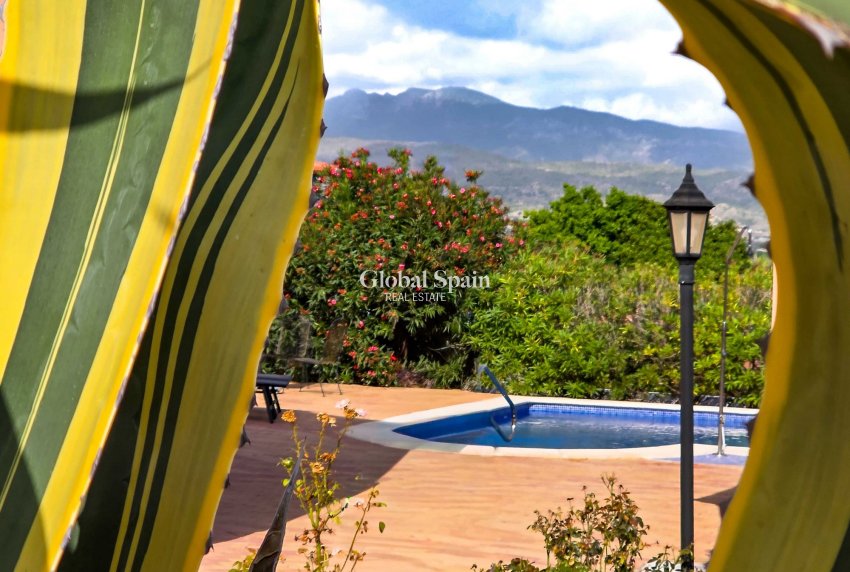 Wiederverkauf - Villa -
Campos Del Rio