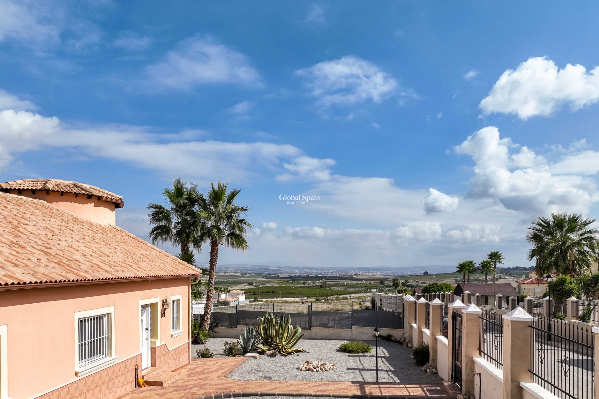 Wiederverkauf - Villa -
Campos Del Rio