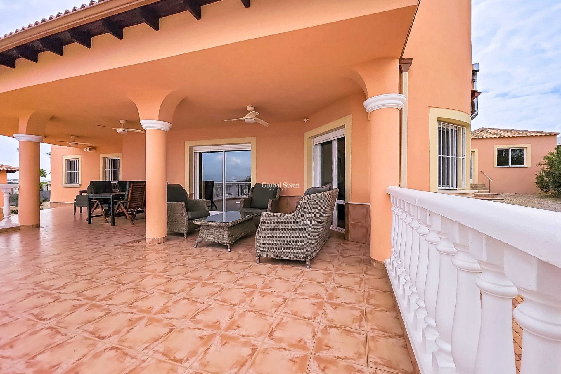 Wiederverkauf - Villa -
Campos Del Rio