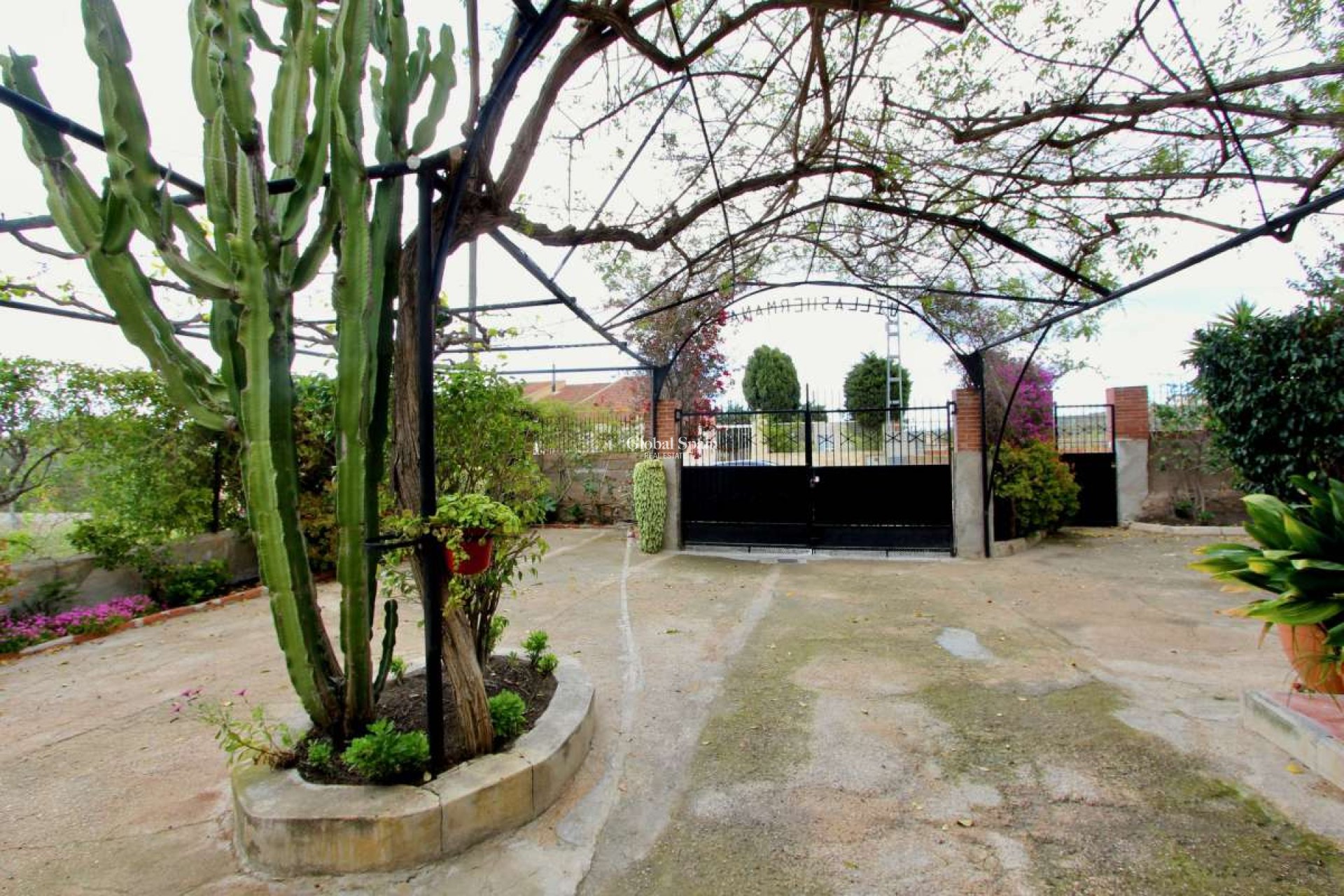 Wiederverkauf - VILLA -
CAÑADAS DE SAN PEDRO - Inland