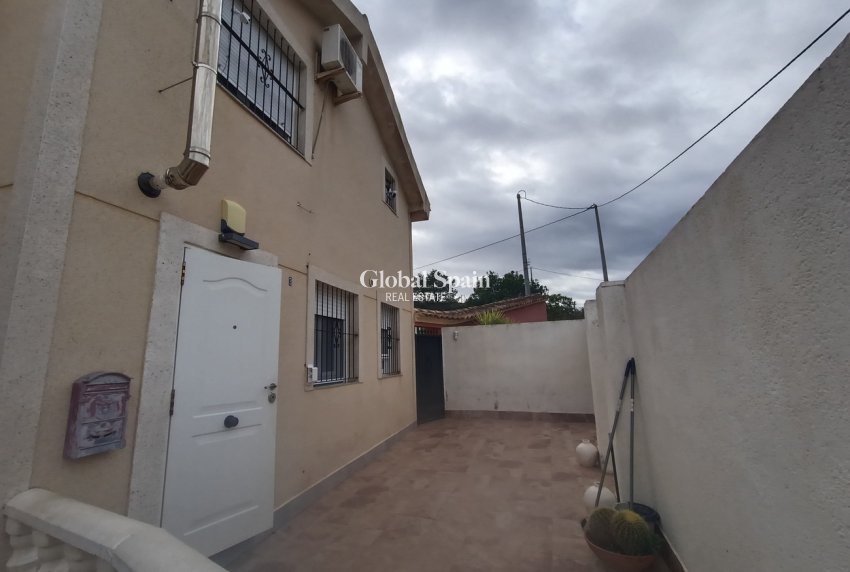 Wiederverkauf - VILLA -
CAÑADAS DE SAN PEDRO - Inland