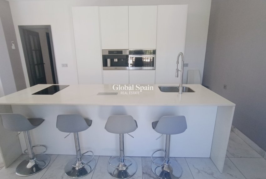 Wiederverkauf - VILLA -
CAÑADAS DE SAN PEDRO - Inland