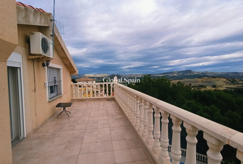 Wiederverkauf - VILLA -
CAÑADAS DE SAN PEDRO - Inland