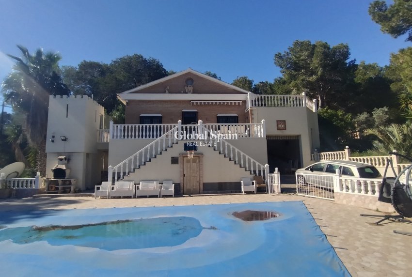 Wiederverkauf - VILLA -
CAÑADAS DE SAN PEDRO - Inland