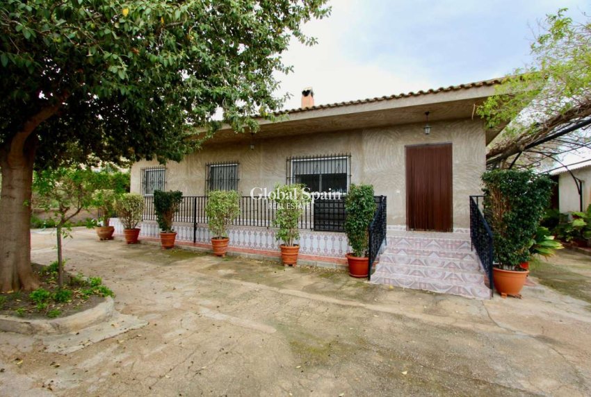 Wiederverkauf - VILLA -
CAÑADAS DE SAN PEDRO - Inland