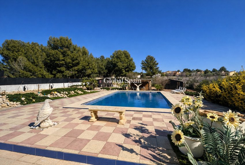 Wiederverkauf - VILLA -
CASTALLA - Costa Blanca