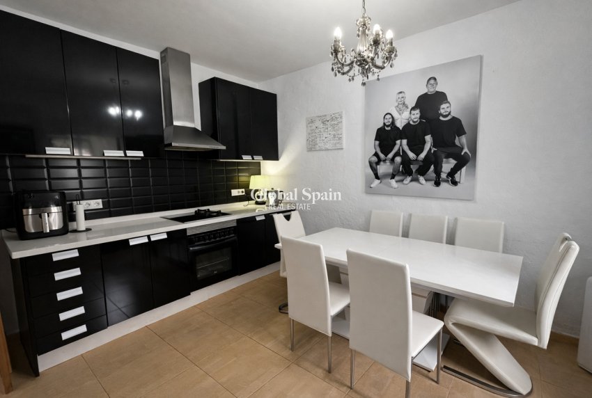 Wiederverkauf - VILLA -
CASTALLA - Costa Blanca