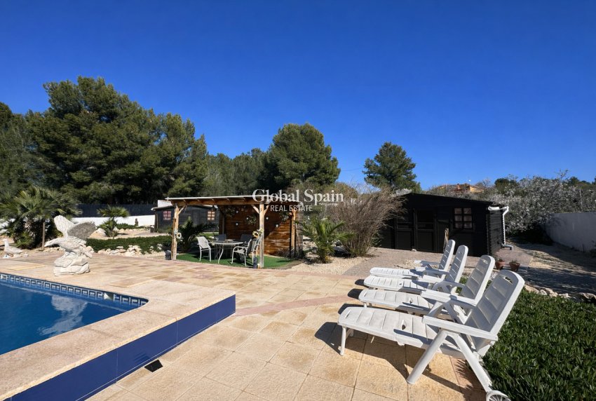 Wiederverkauf - VILLA -
CASTALLA - Costa Blanca