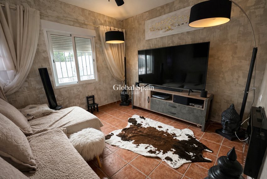 Wiederverkauf - VILLA -
CASTALLA - Costa Blanca