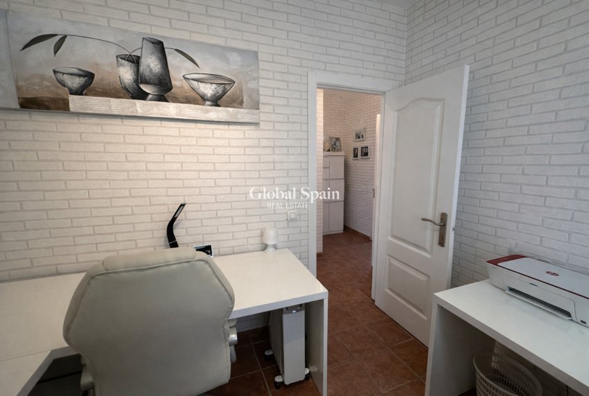 Wiederverkauf - VILLA -
CASTALLA - Costa Blanca