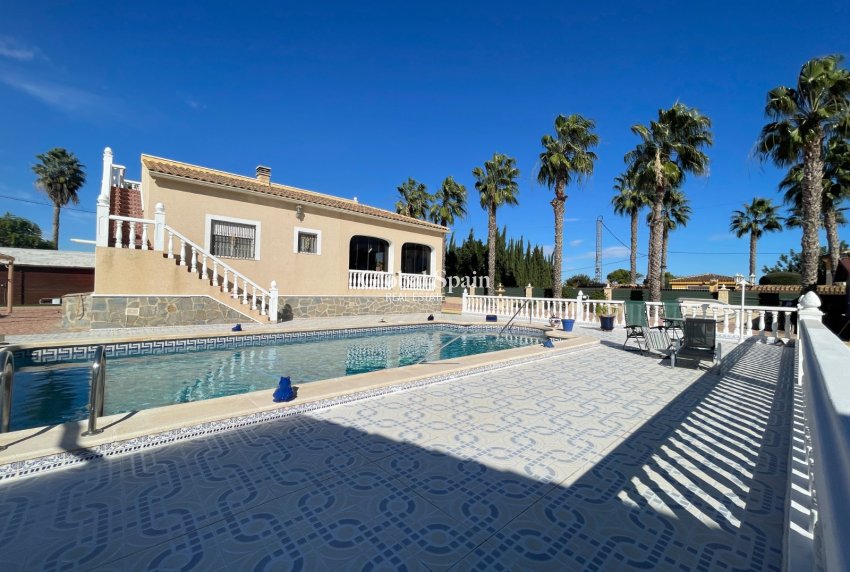 Wiederverkauf - VILLA -
CATRAL - Costa Blanca