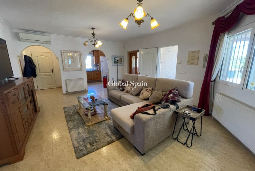 Wiederverkauf - VILLA -
CATRAL - Costa Blanca