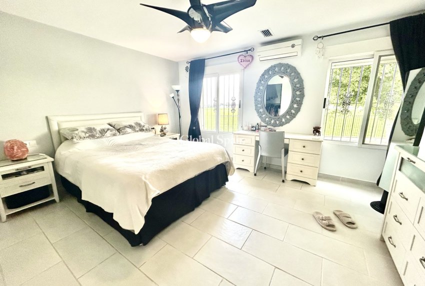 Wiederverkauf - VILLA -
CATRAL - Costa Blanca