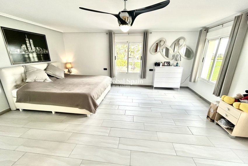 Wiederverkauf - VILLA -
CATRAL - Costa Blanca