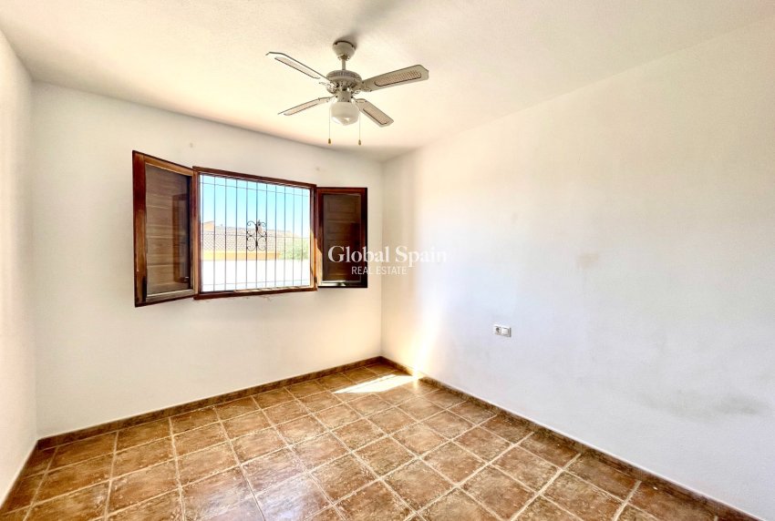 Wiederverkauf - VILLA -
CATRAL - Costa Blanca