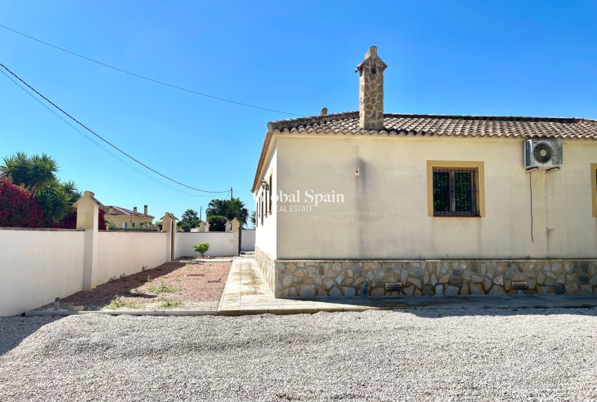 Wiederverkauf - VILLA -
CATRAL - Costa Blanca