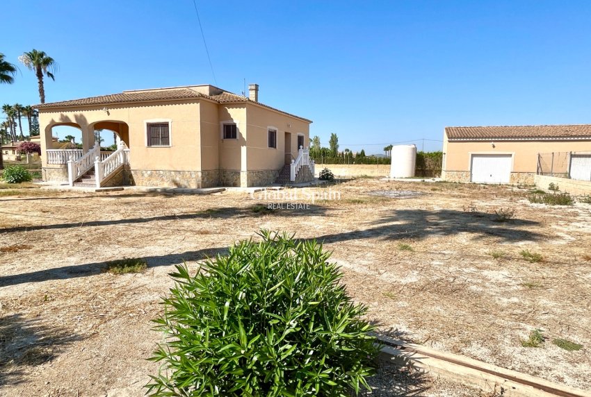 Wiederverkauf - VILLA -
CATRAL - Costa Blanca