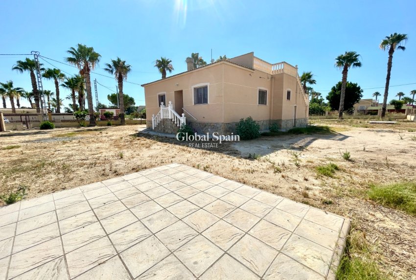Wiederverkauf - VILLA -
CATRAL - Costa Blanca