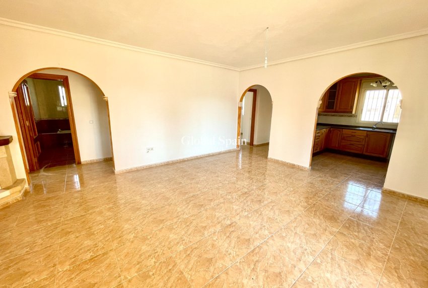 Wiederverkauf - VILLA -
CATRAL - Costa Blanca