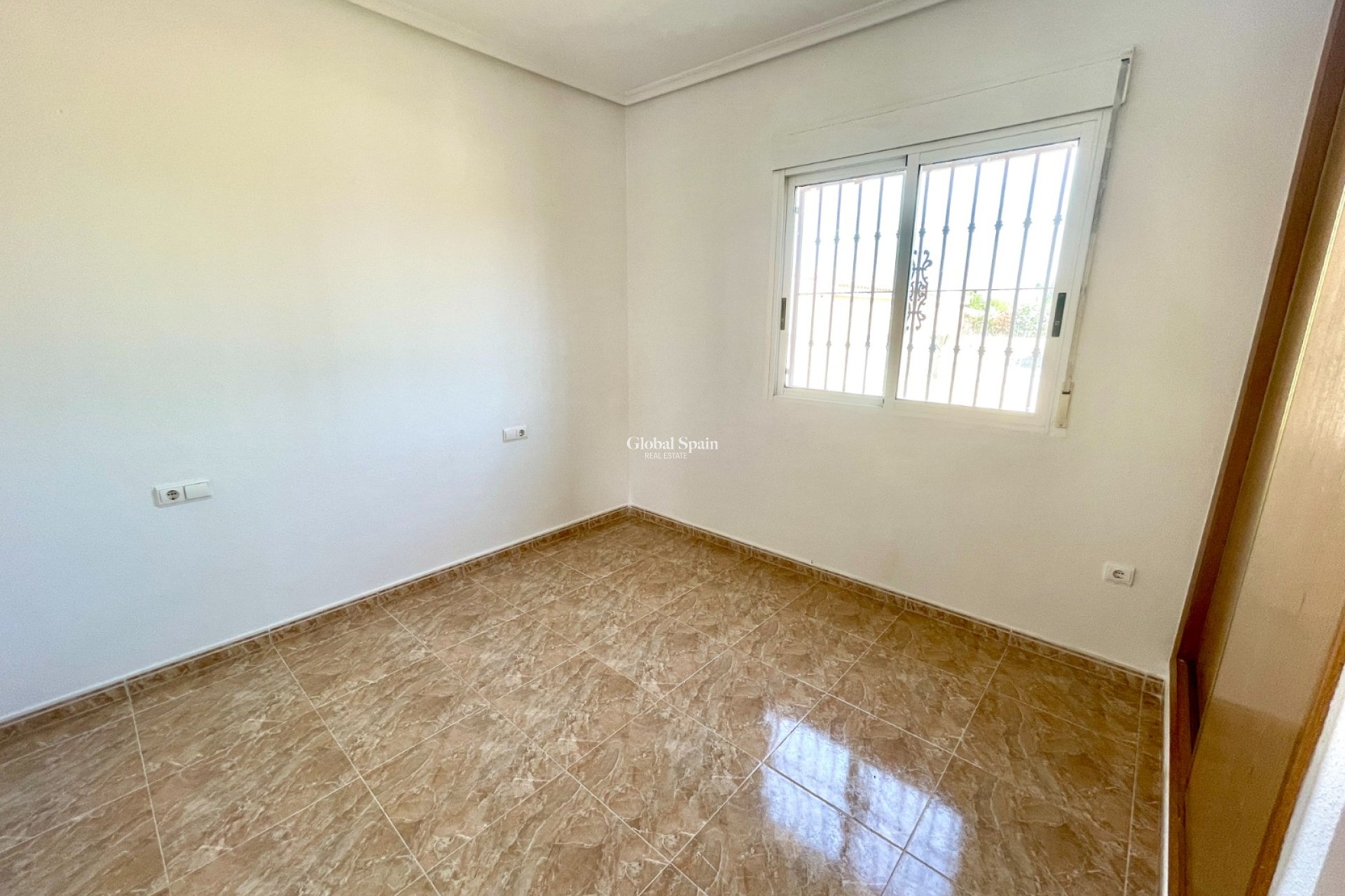 Wiederverkauf - VILLA -
CATRAL - Costa Blanca