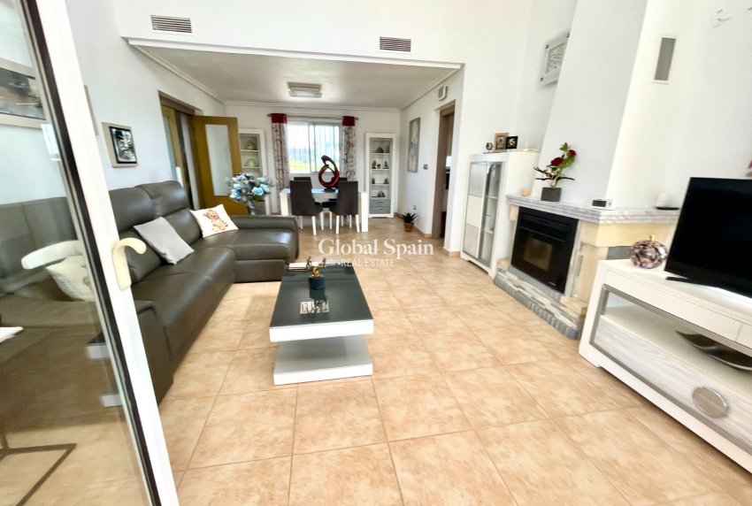 Wiederverkauf - VILLA -
CATRAL - Costa Blanca