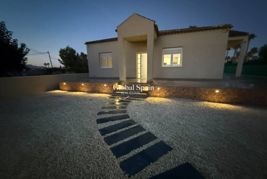 Wiederverkauf - VILLA -
CATRAL - Costa Blanca