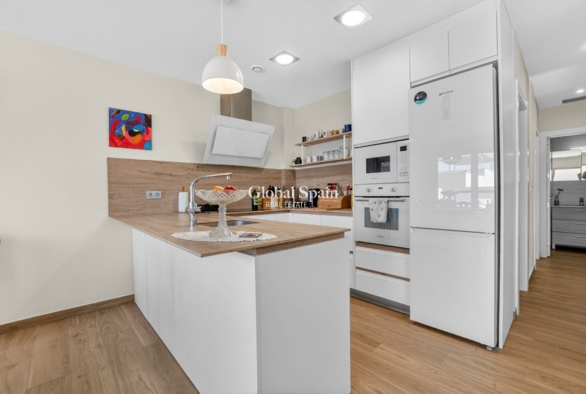 Wiederverkauf - VILLA -
CIUDAD QUESADA - Alicante