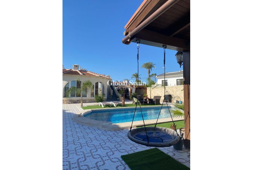 Wiederverkauf - VILLA -
CIUDAD QUESADA