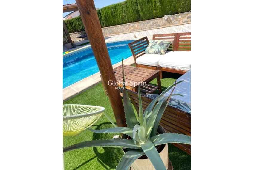 Wiederverkauf - VILLA -
CIUDAD QUESADA