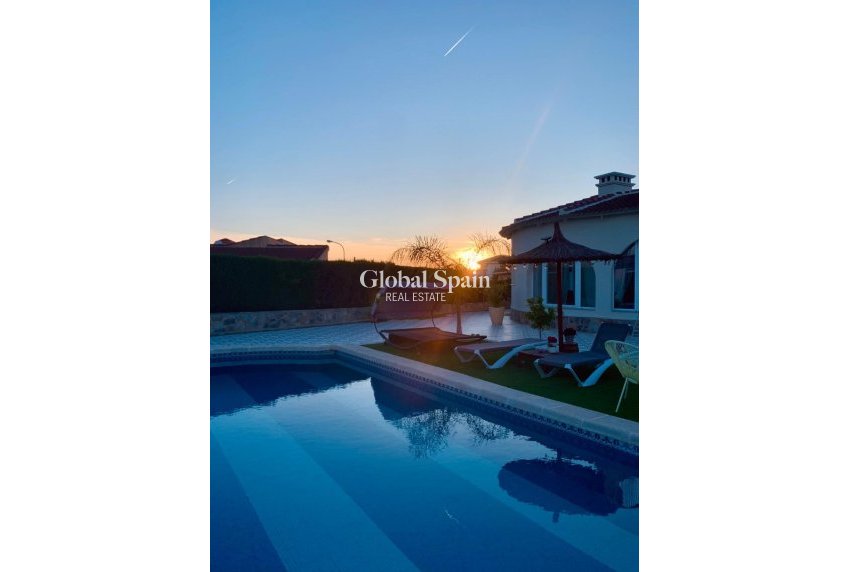 Wiederverkauf - VILLA -
CIUDAD QUESADA