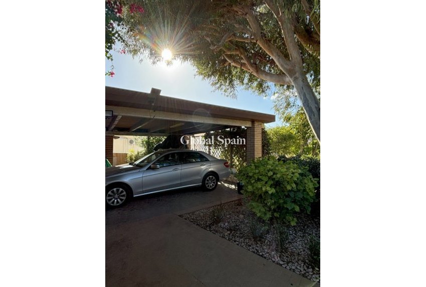 Wiederverkauf - VILLA -
CIUDAD QUESADA