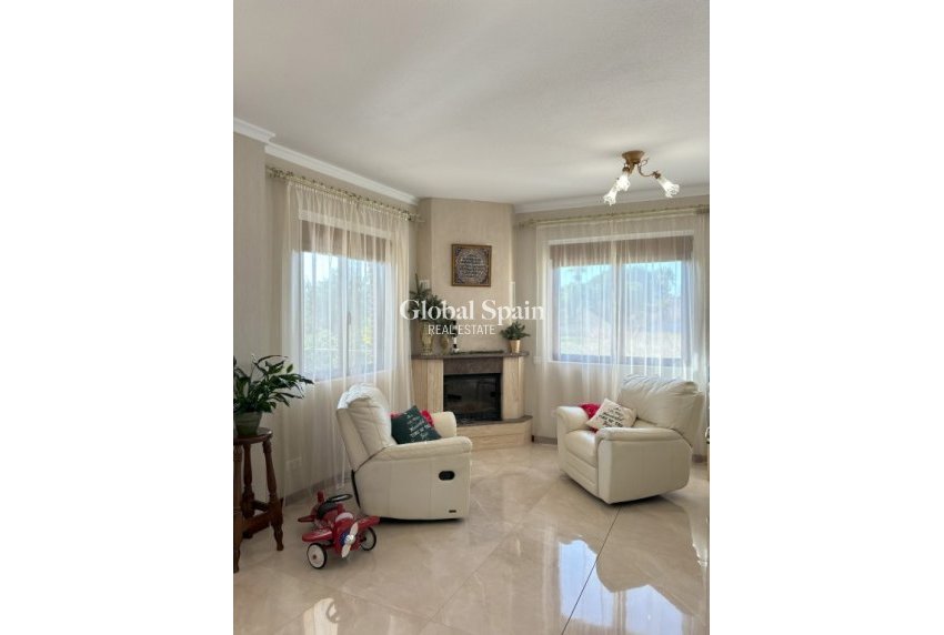 Wiederverkauf - VILLA -
CIUDAD QUESADA