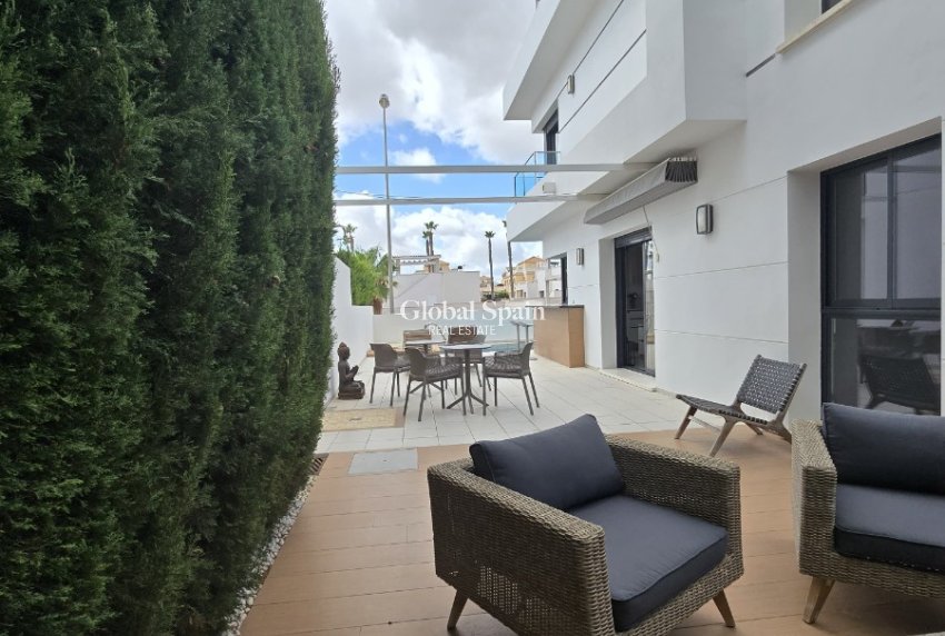 Wiederverkauf - VILLA -
CIUDAD QUESADA