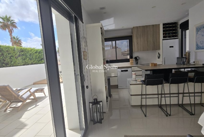 Wiederverkauf - VILLA -
CIUDAD QUESADA