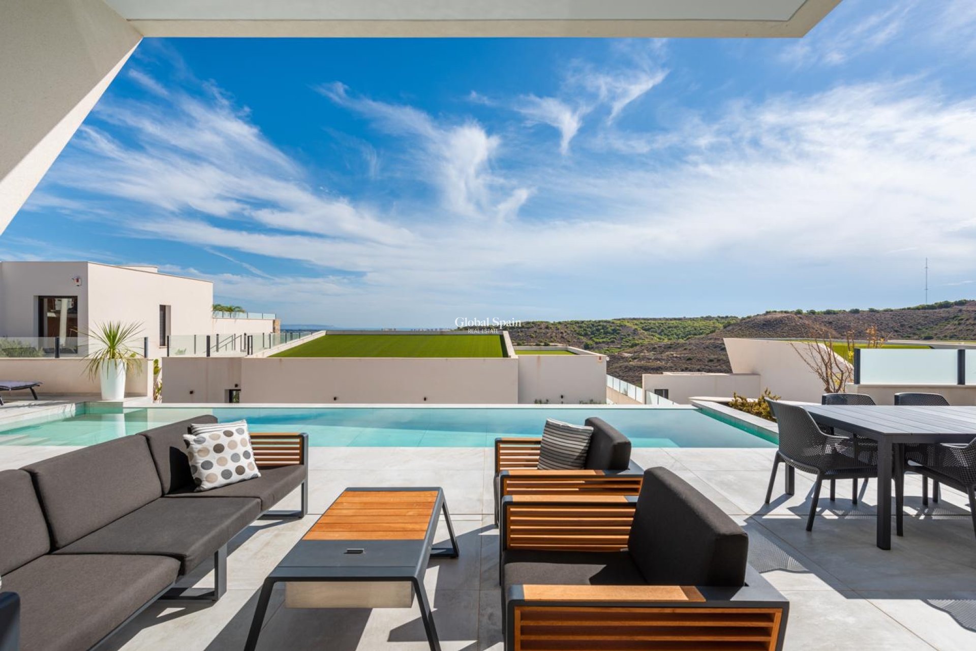 Wiederverkauf - VILLA -
CIUDAD QUESADA