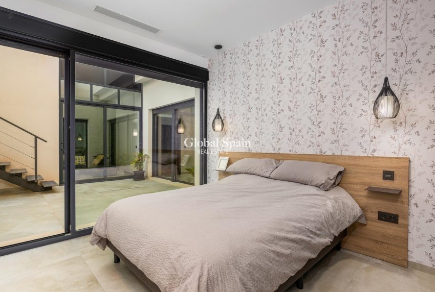 Wiederverkauf - VILLA -
CIUDAD QUESADA