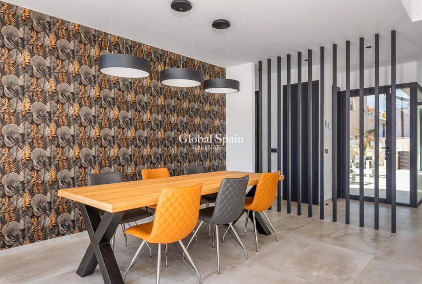 Wiederverkauf - VILLA -
CIUDAD QUESADA