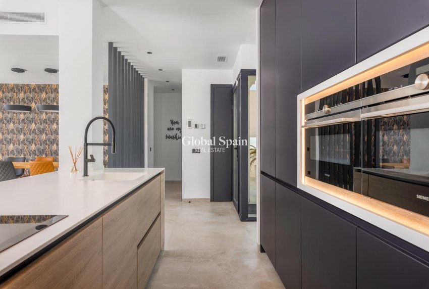 Wiederverkauf - VILLA -
CIUDAD QUESADA