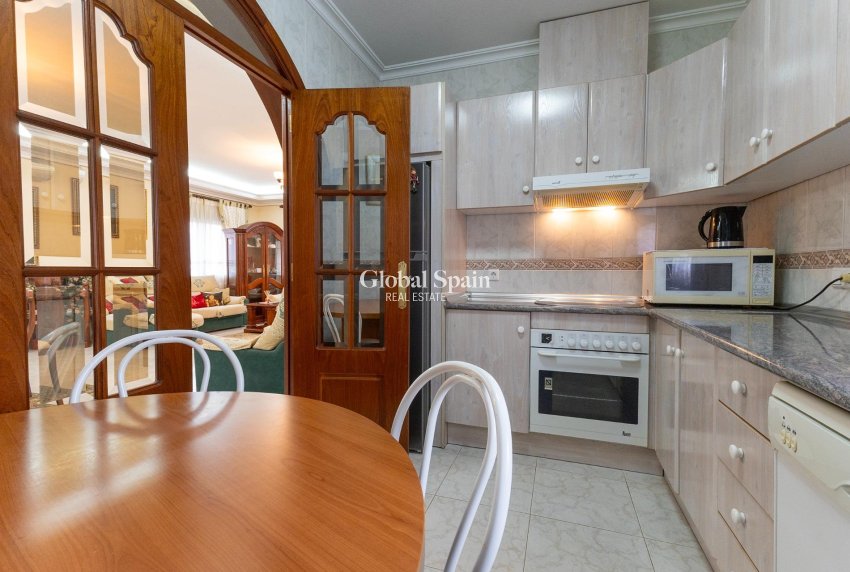 Wiederverkauf - VILLA -
CIUDAD QUESADA