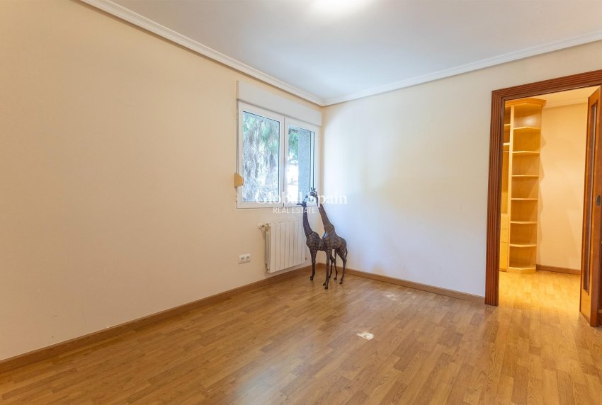 Wiederverkauf - VILLA -
CIUDAD QUESADA