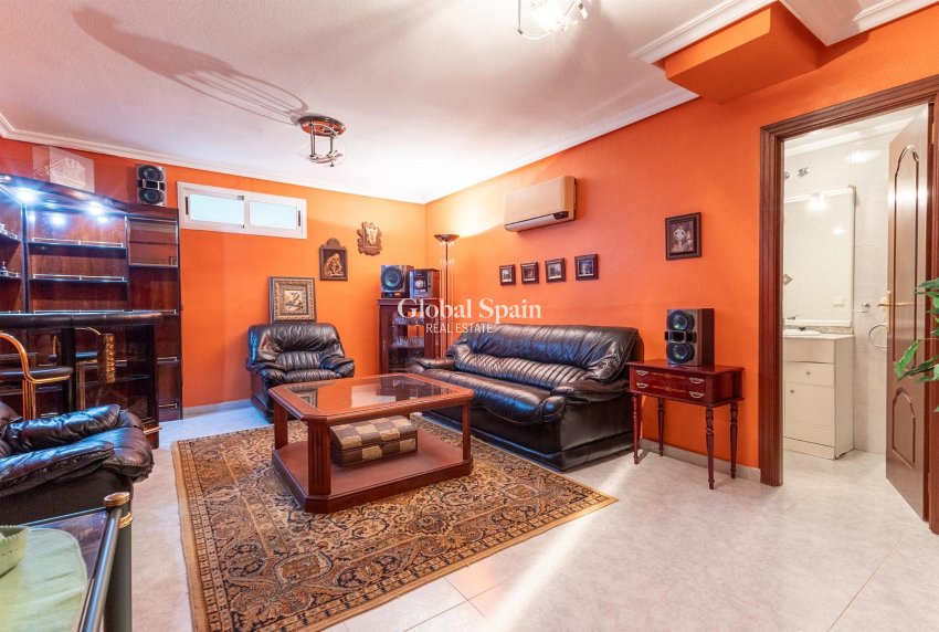 Wiederverkauf - VILLA -
CIUDAD QUESADA