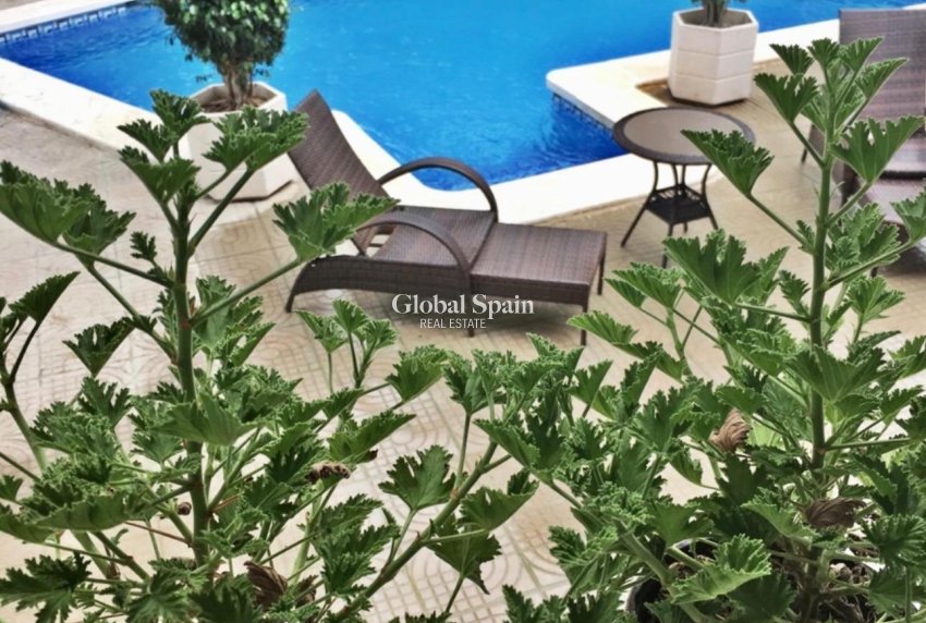 Wiederverkauf - VILLA -
CIUDAD QUESADA