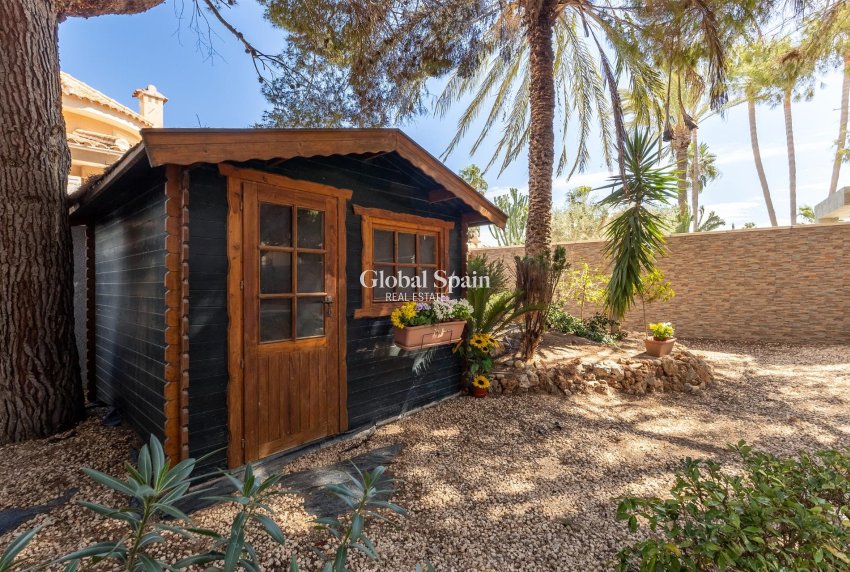 Wiederverkauf - VILLA -
CIUDAD QUESADA